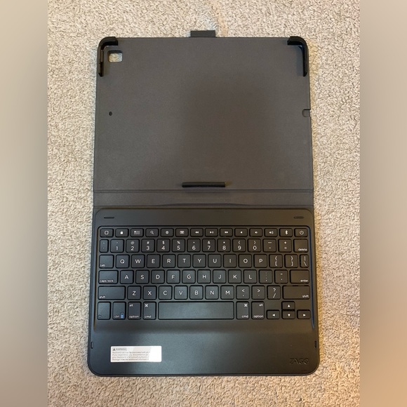 Zagg Messenger Folio 10.5 inch iPad Pro - Picture 5 of 7